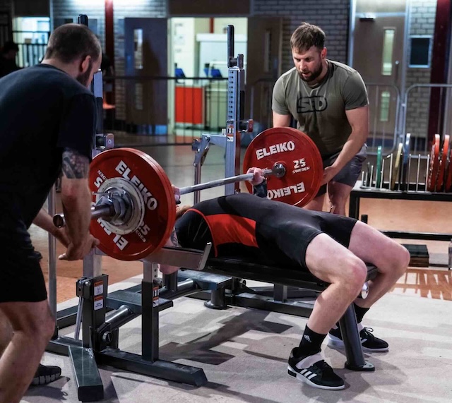 Nik benching 137.5kg